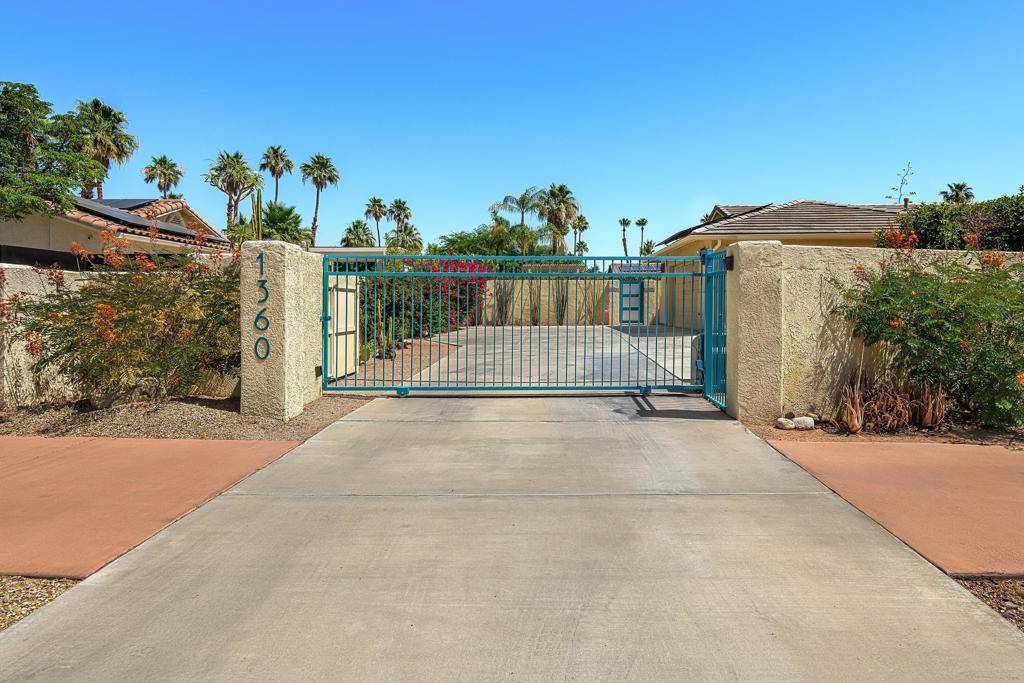 Palm Springs, CA 92262,1360 E Vista Chino