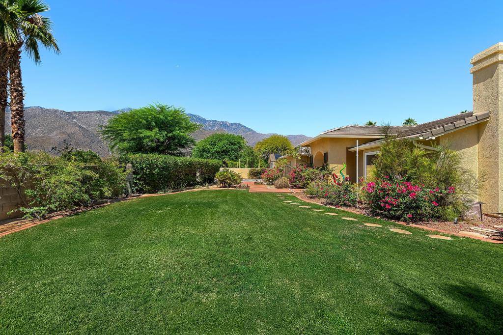 Palm Springs, CA 92262,1360 E Vista Chino