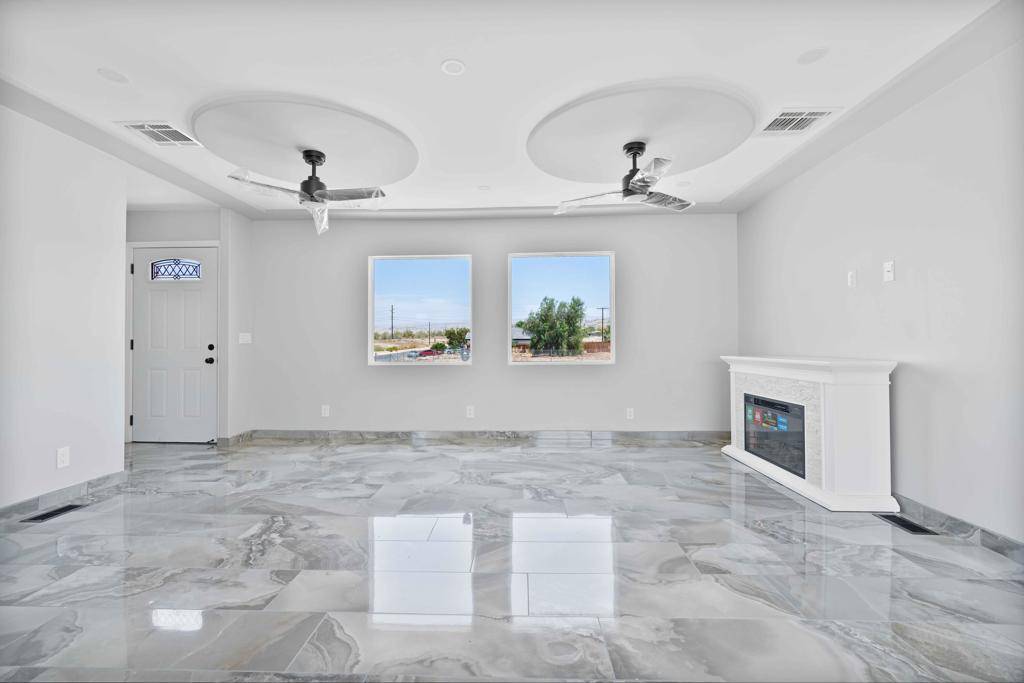 Mecca, CA 92254,72420 Windlass DR