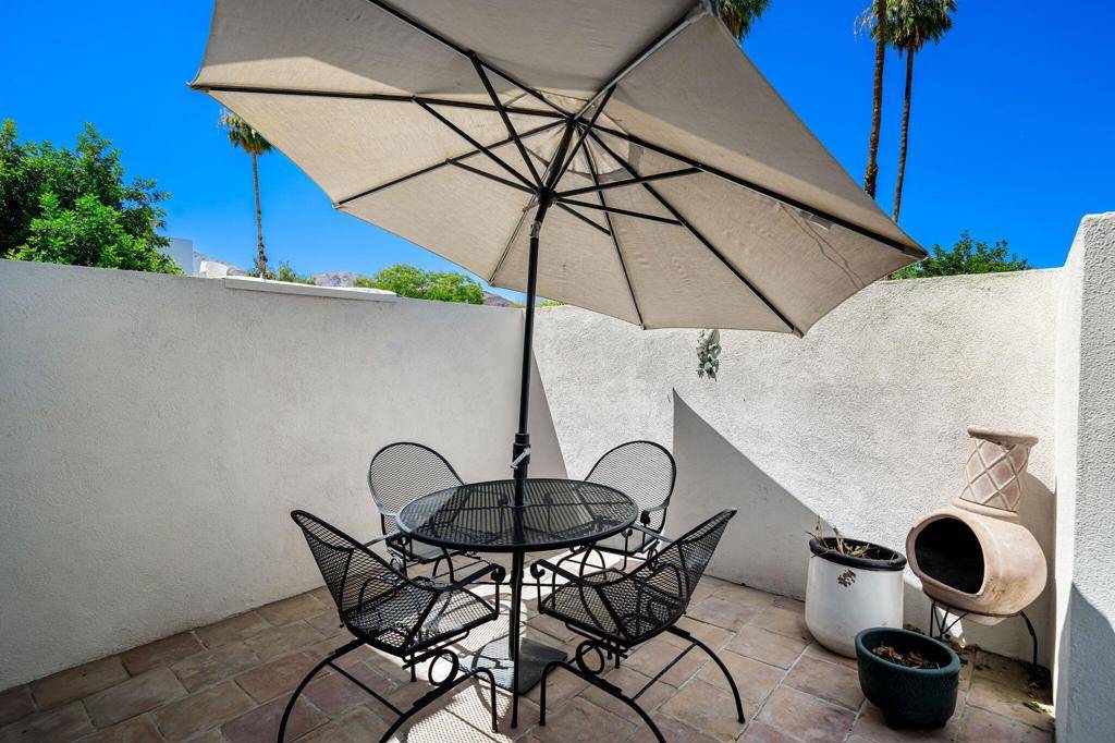Palm Desert, CA 92260,48942 Desert Flower DR