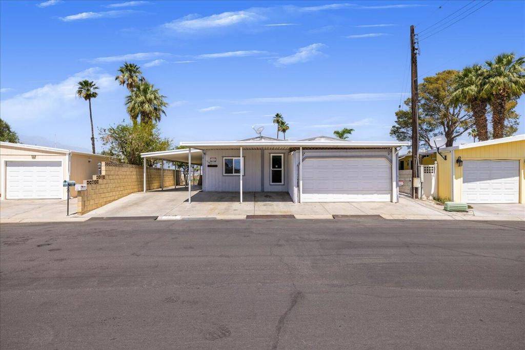 Thousand Palms, CA 92276,33181 Barcelona DR