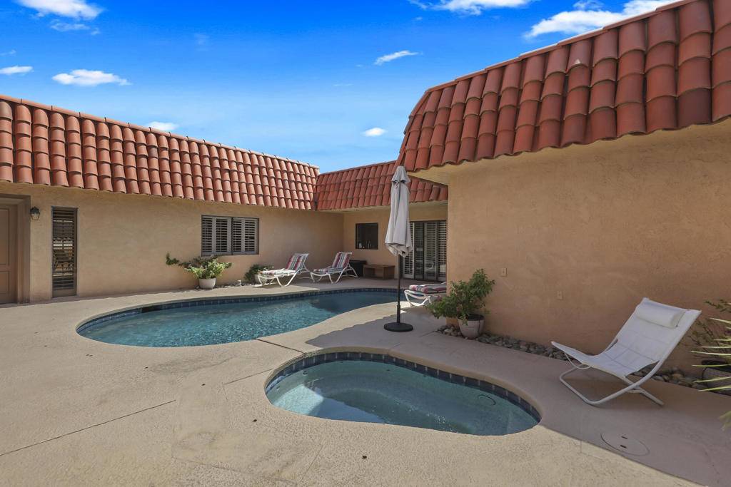 Palm Desert, CA 92260,72816 Mesa View DR