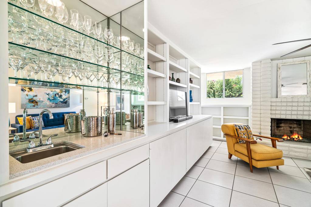 Palm Springs, CA 92264,215 Desert Lakes DR