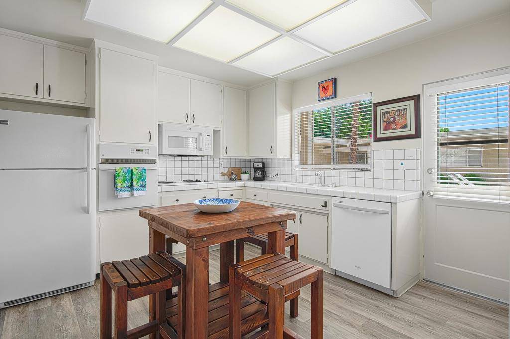 Palm Springs, CA 92262,290 S San Jacinto DR #9