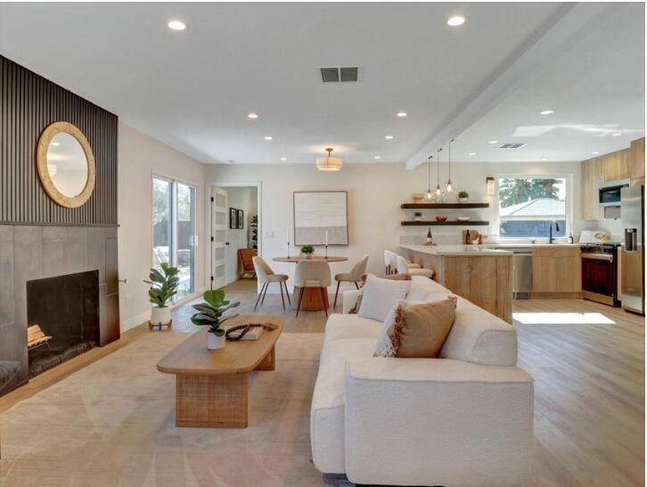 Palm Springs, CA 92264,670 Highland DR