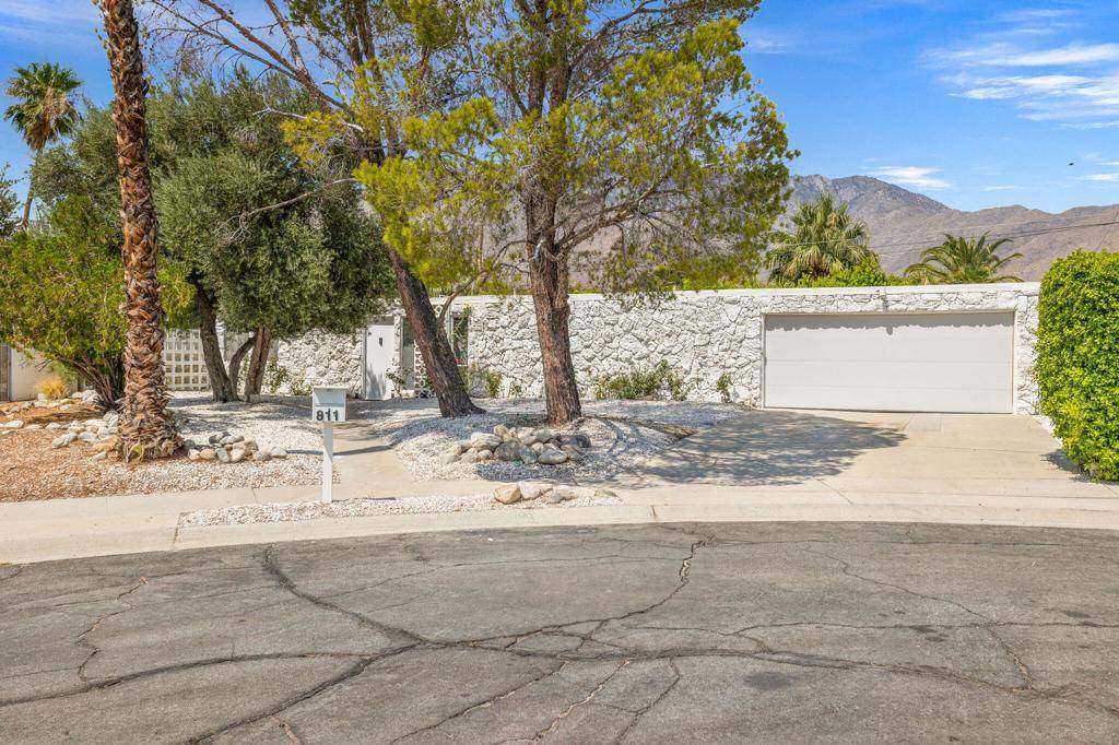 Palm Springs, CA 92262,811 E Grace CIR