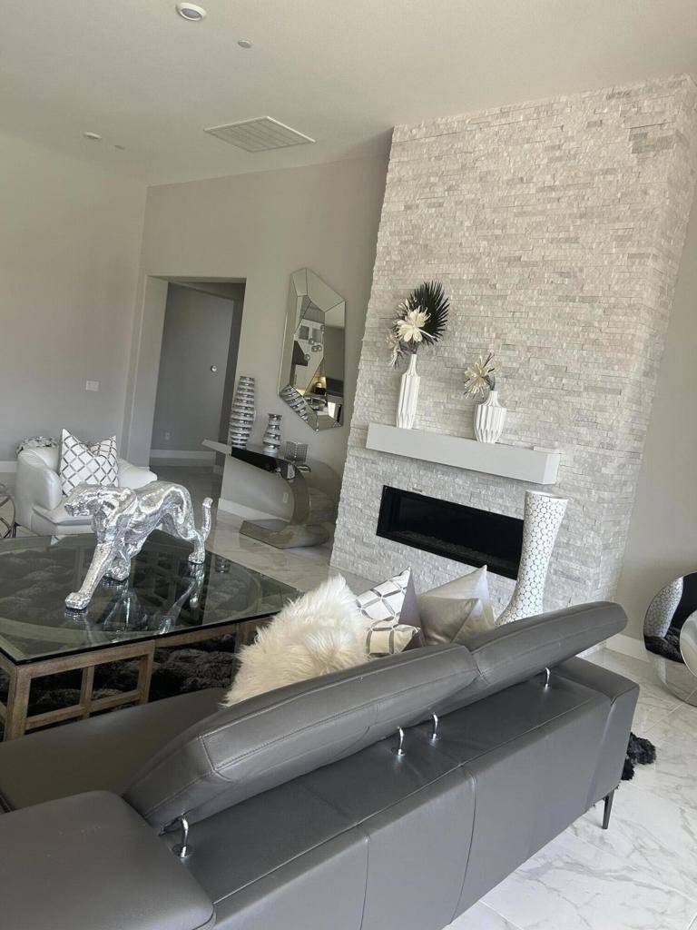 La Quinta, CA 92253,81 695 Thunder  Gulch Way