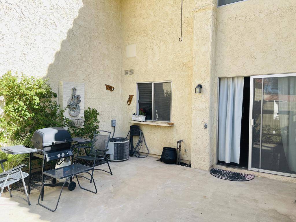 Palm Desert, CA 92260,72725 Jack Kramer LN
