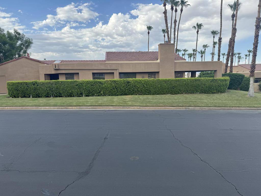 Palm Desert, CA 92260,49148 Quercus LN