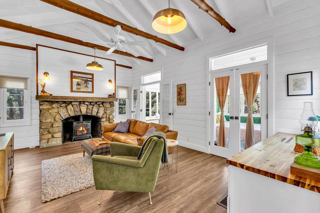 Idyllwild, CA 92549,52915 Woodland DR