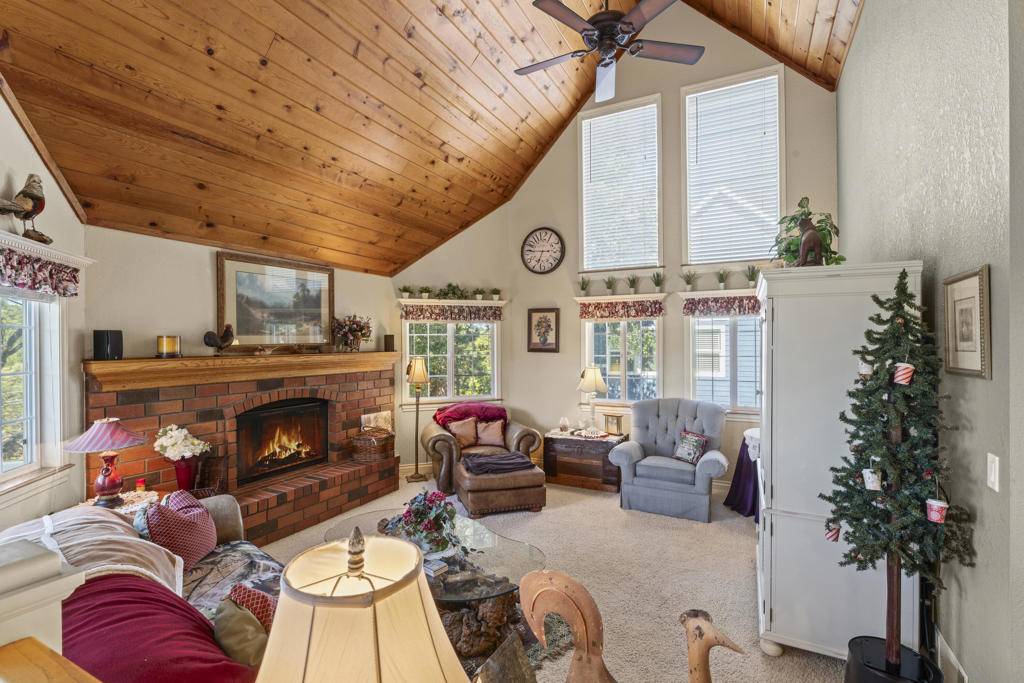 Lake Arrowhead, CA 92352,692 Zurich DR