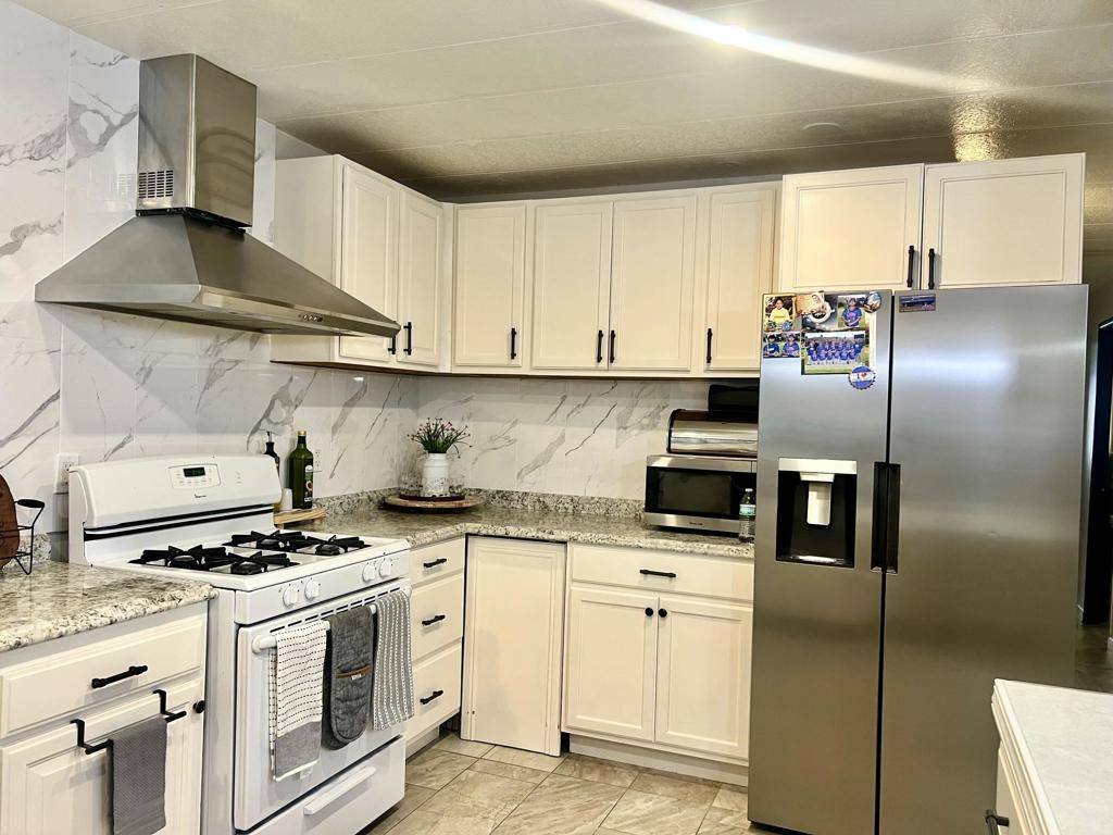 Desert Hot Springs, CA 92241,69530 Dillon RD #6a