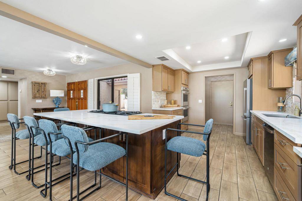 Rancho Mirage, CA 92270,37710 Los Cocos DR E