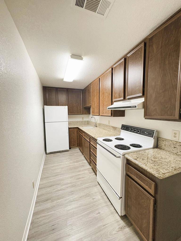 Palm Springs, CA 92262,2809 N Los Felices CIR #G114