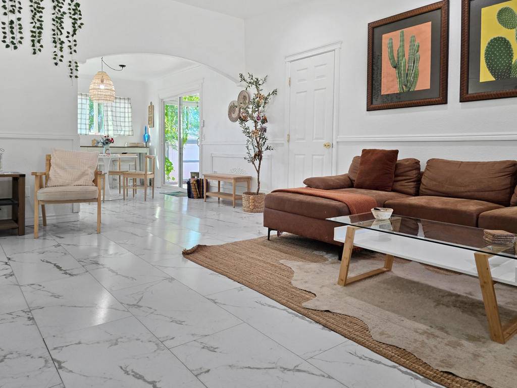 Joshua Tree, CA 92252,61538 El Reposo ST