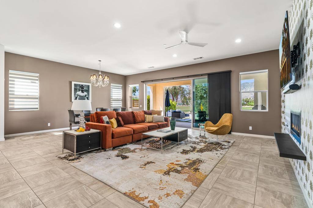 Palm Springs, CA 92262,1325 Passage ST
