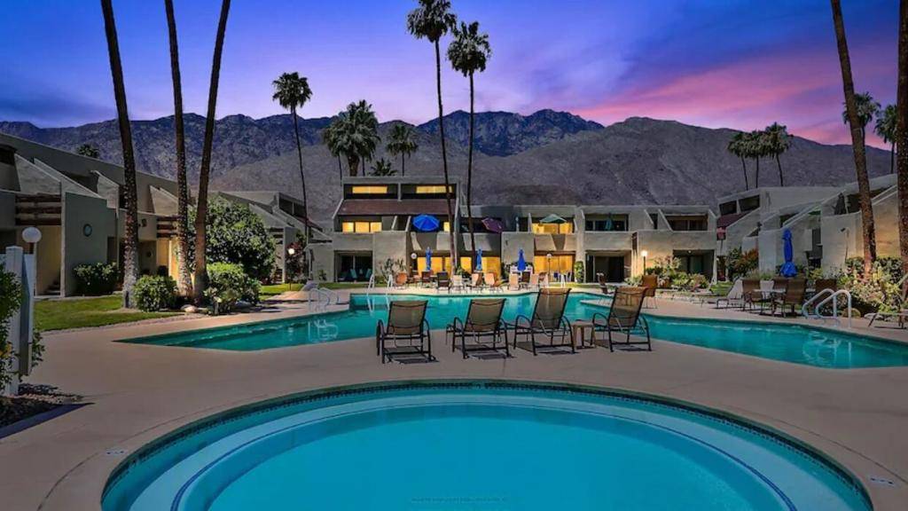Palm Springs, CA 92264,1655 E Palm Canyon DR #116