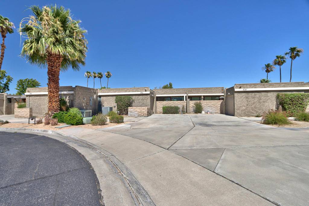 Palm Springs, CA 92262,842 N Calle De Pinos