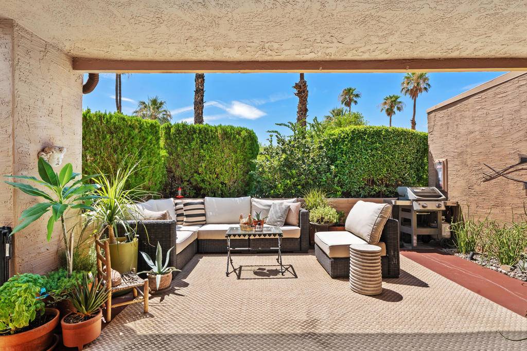 Palm Springs, CA 92262,2557 N Whitewater DR #B