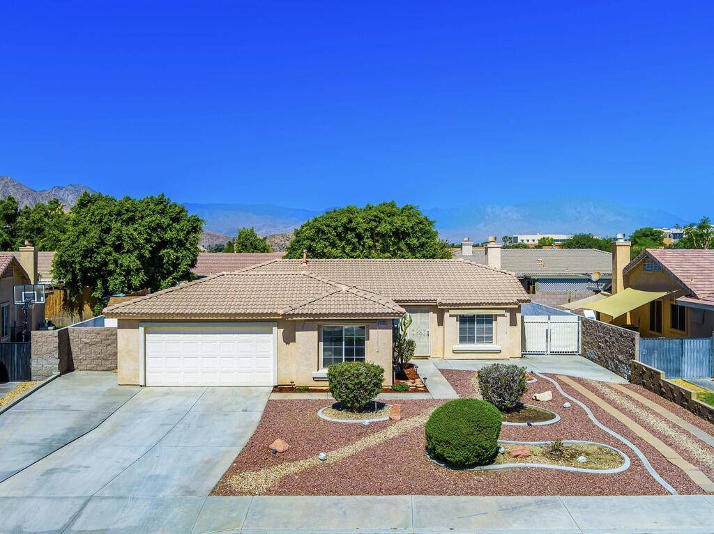 La Quinta, CA 92253,45405 Deerbrook CIR