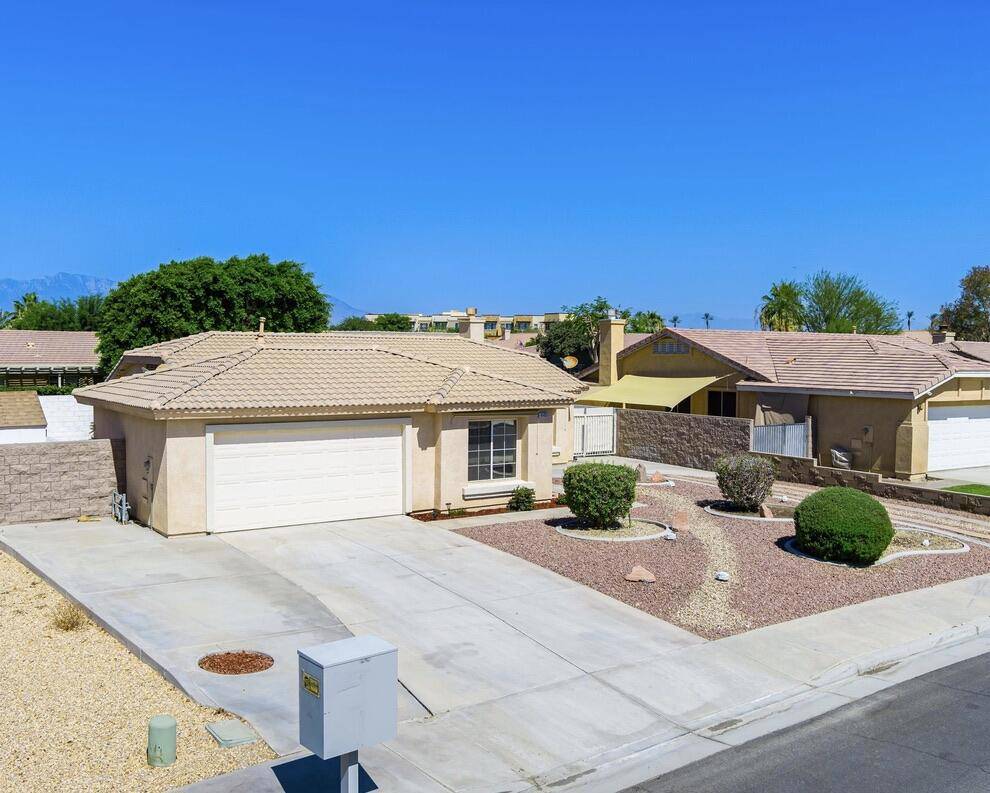 La Quinta, CA 92253,45405 Deerbrook CIR
