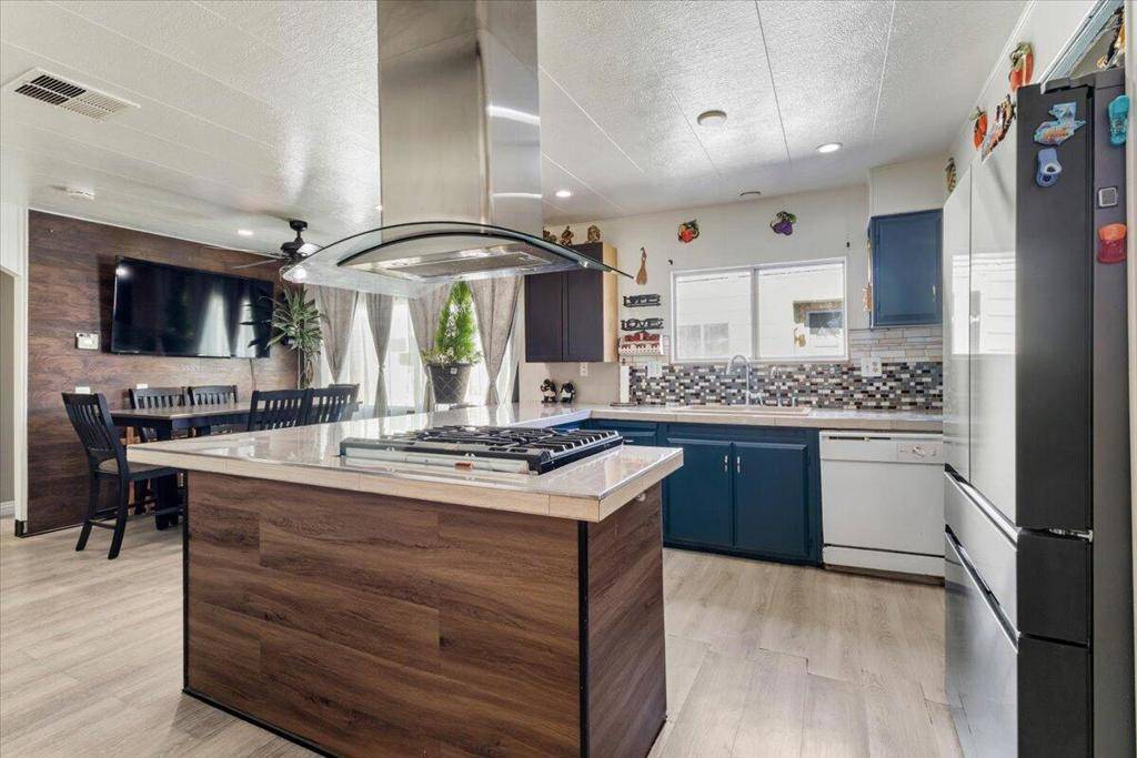 Palm Springs, CA 92258,17069 N Indian Canyon DR #42