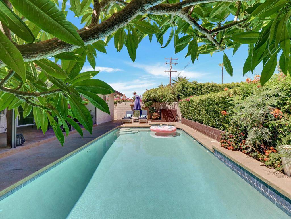 Palm Desert, CA 92260,43860 Carmel CIR