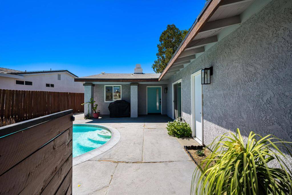 Palm Desert, CA 92211,76761 Kentucky AVE