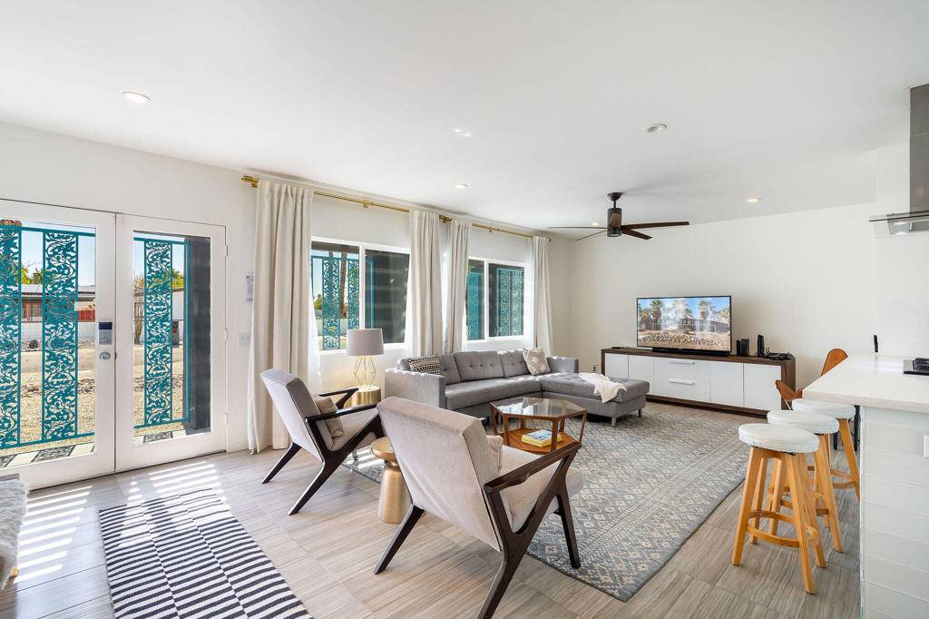 Palm Springs, CA 92262,2301 E Acacia RD N