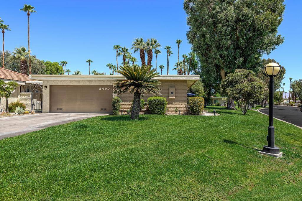 Palm Springs, CA 92264,2490 Oakcrest DR