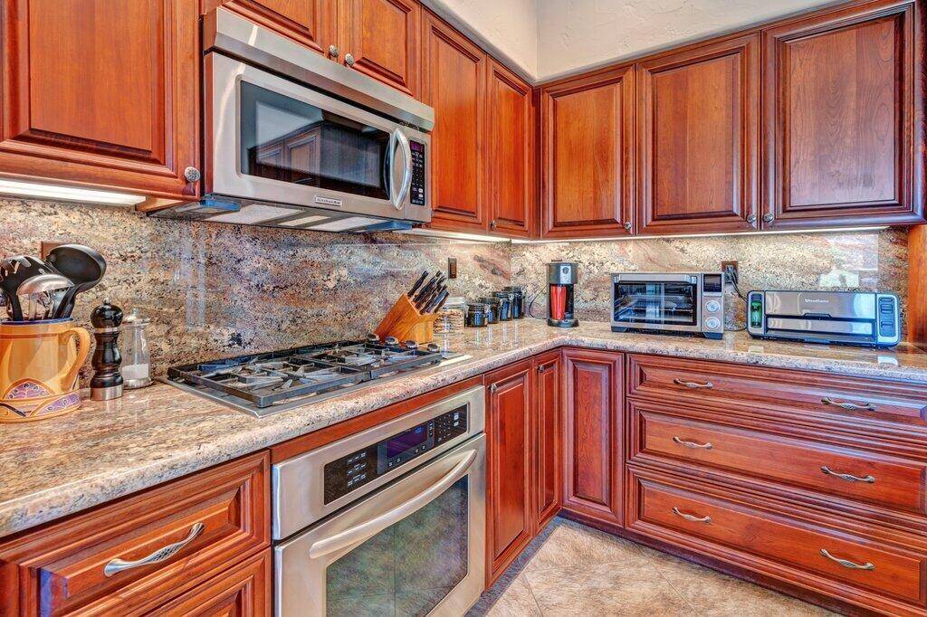 Palm Desert, CA 92211,76546 Begonia LN