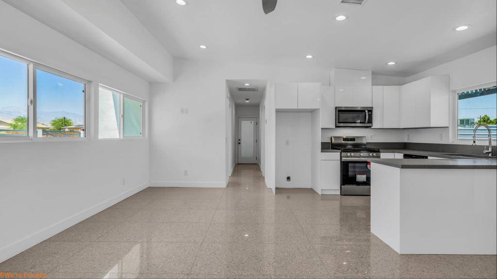 Palm Springs, CA 92262,567 W Sunview AVE