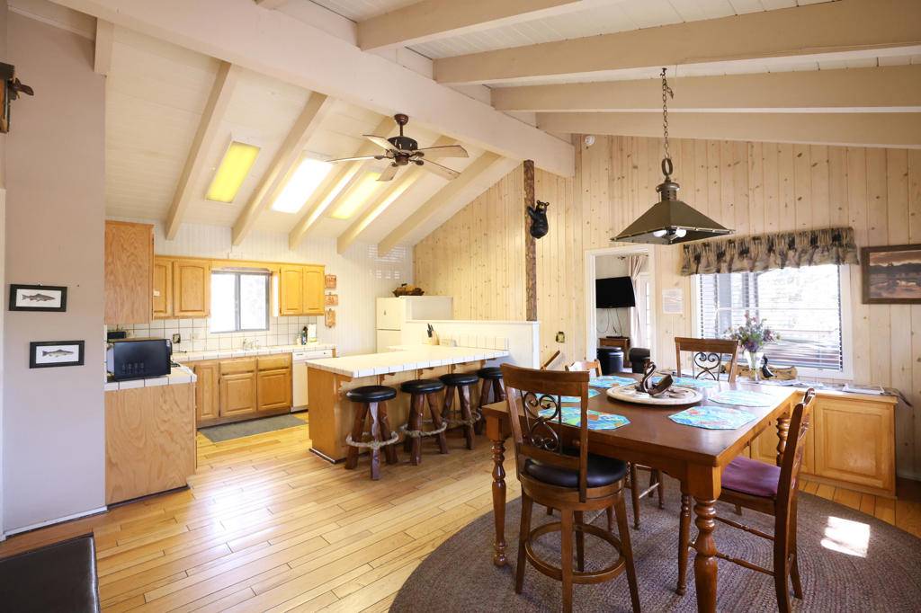 Big Bear, CA 92314,1068 Lookout Mountain RD