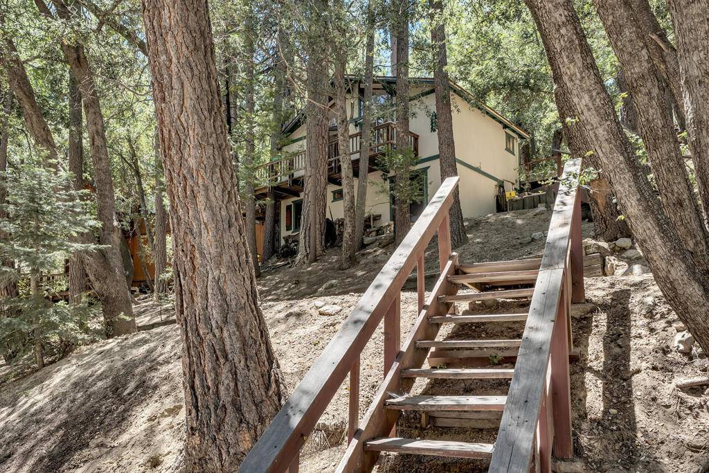 Idyllwild, CA 92549,25105 Franklin DR