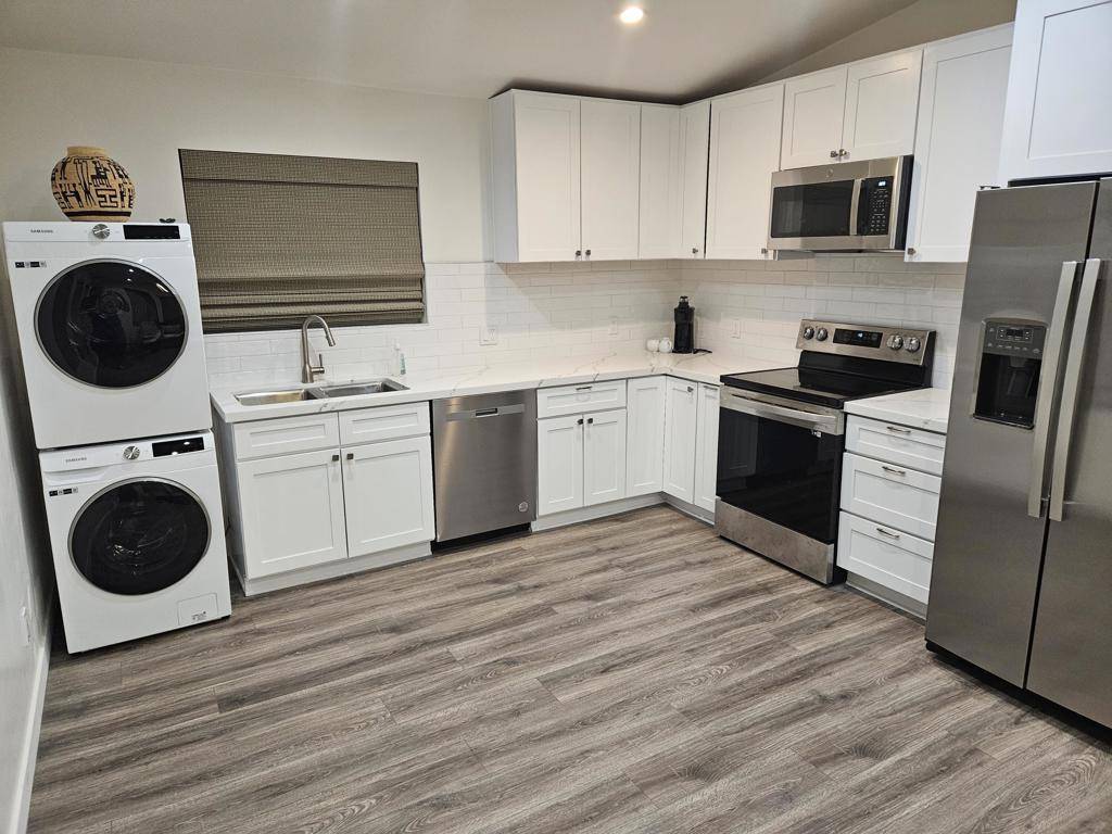 Joshua Tree, CA 92252,4884 Avenida Del Sol