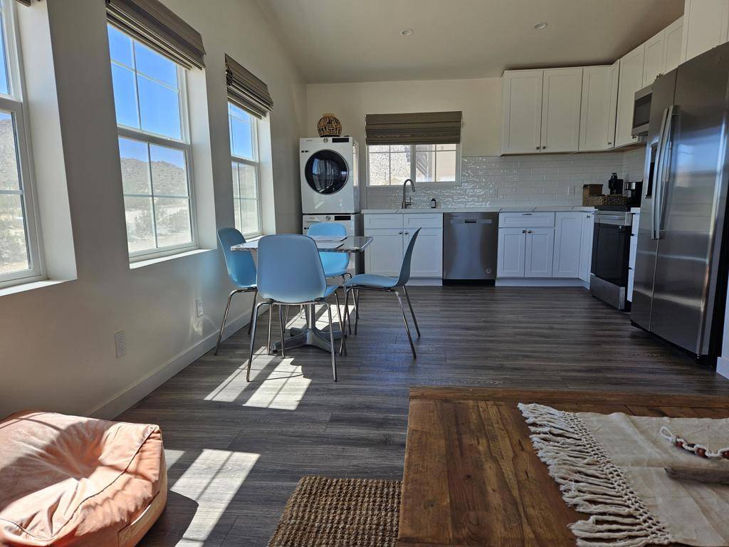 Joshua Tree, CA 92252,4884 Avenida Del Sol