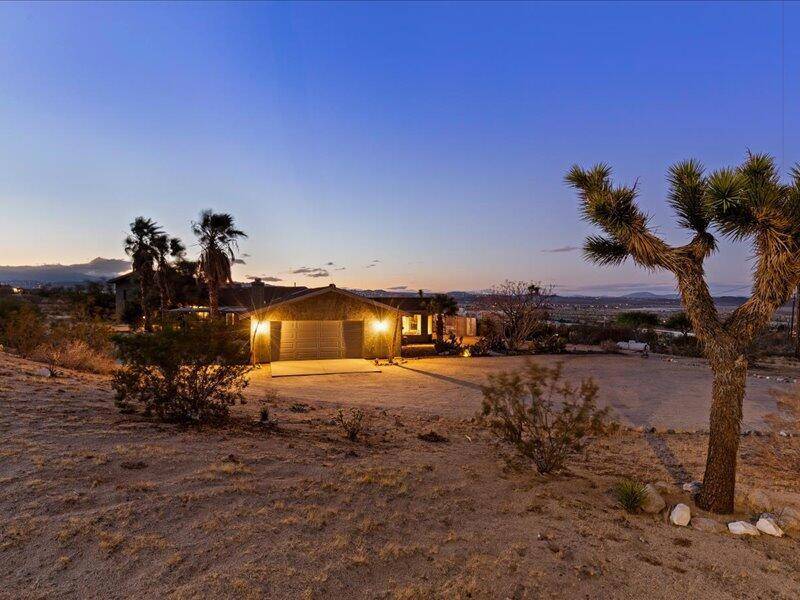 Joshua Tree, CA 92252,7084 Mount Lassen AVE