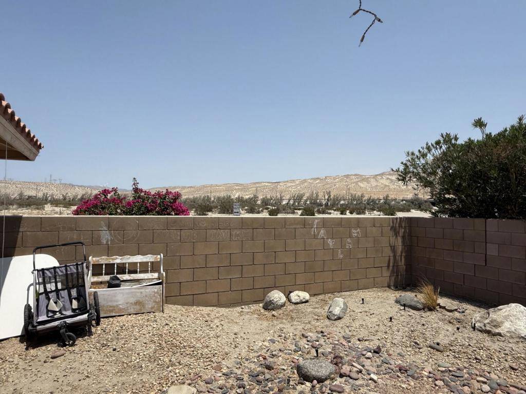 Cathedral City, CA 92234,68815 Vista Chino