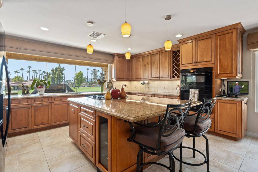 Palm Desert, CA 92260,49 Camisa LN