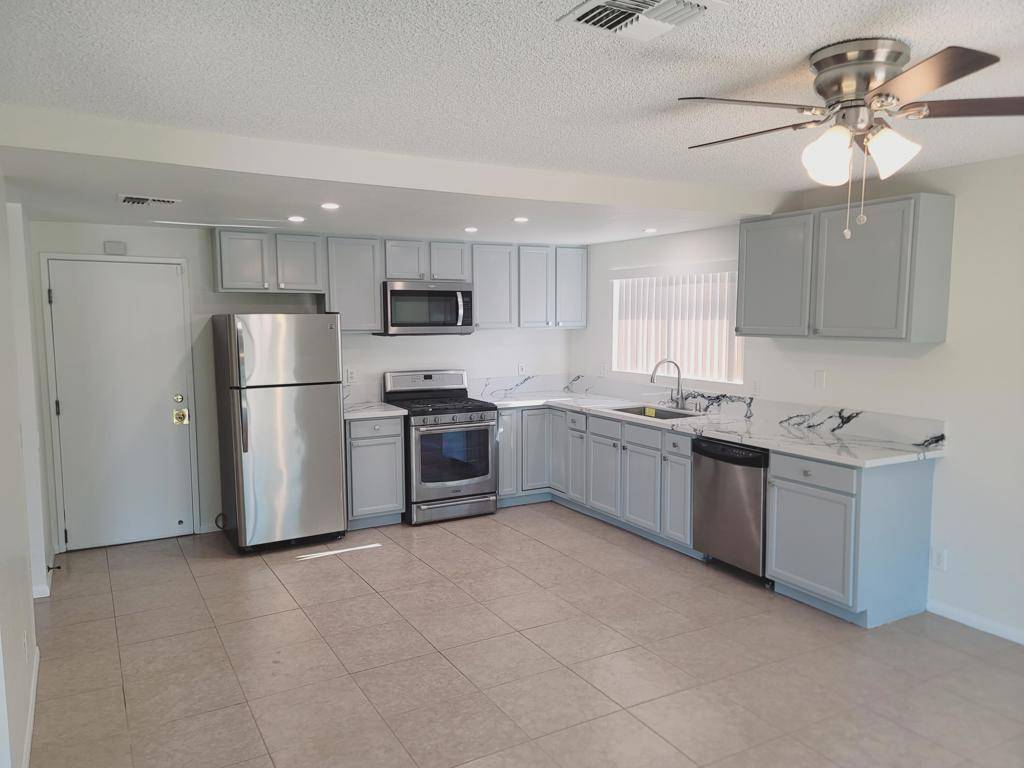Cathedral City, CA 92234,67240 Garbino RD