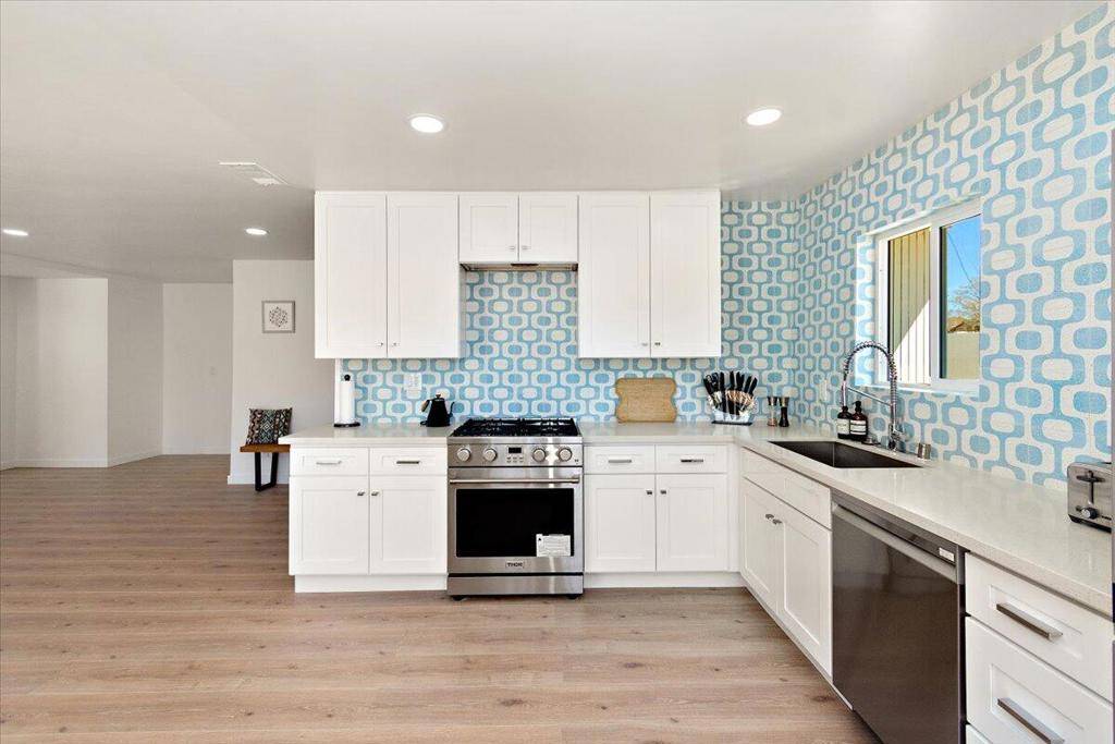 Joshua Tree, CA 92252,7107 Hillview RD