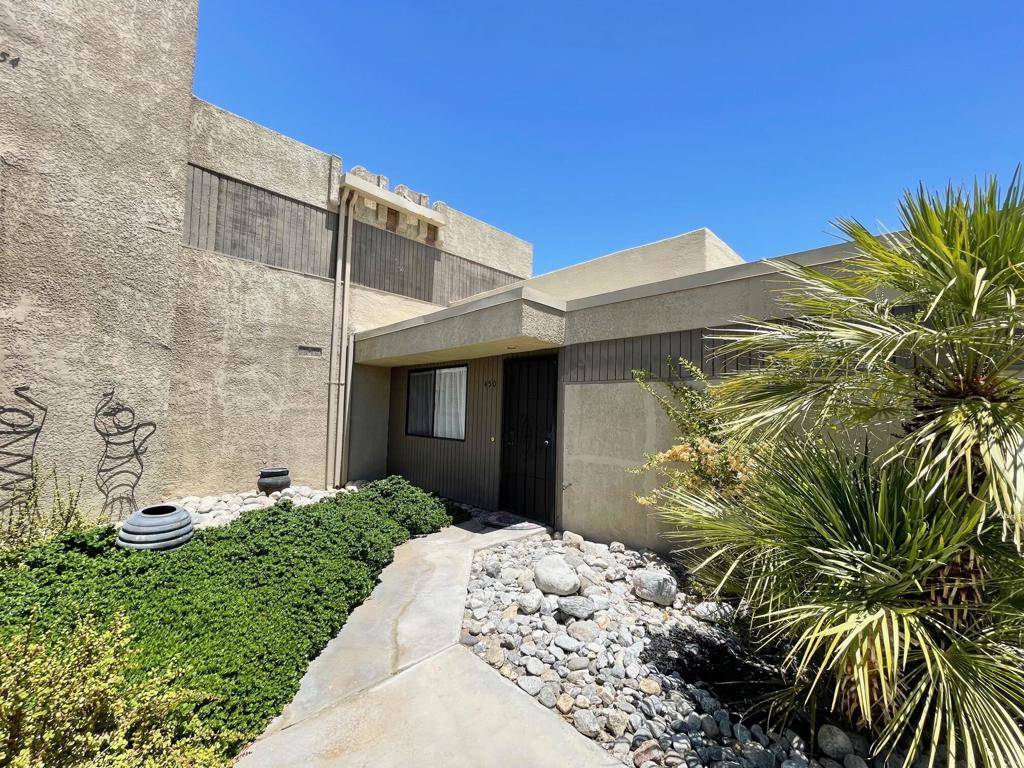 Palm Springs, CA 92262,450 Bradshaw LN W #36