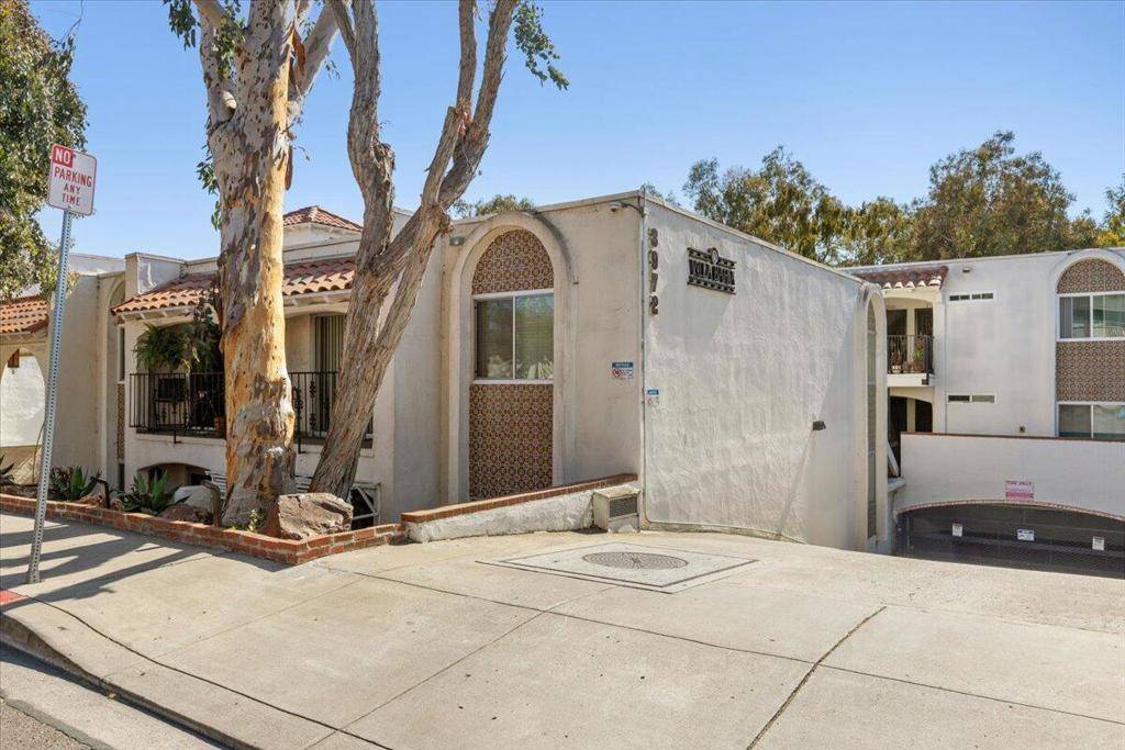 San Diego, CA 92103,3972 Jackdaw ST