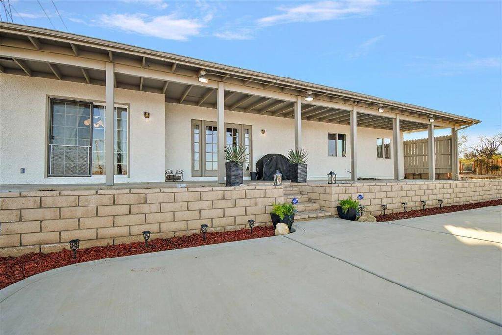 Joshua Tree, CA 92252,61746 Crest Cir DR