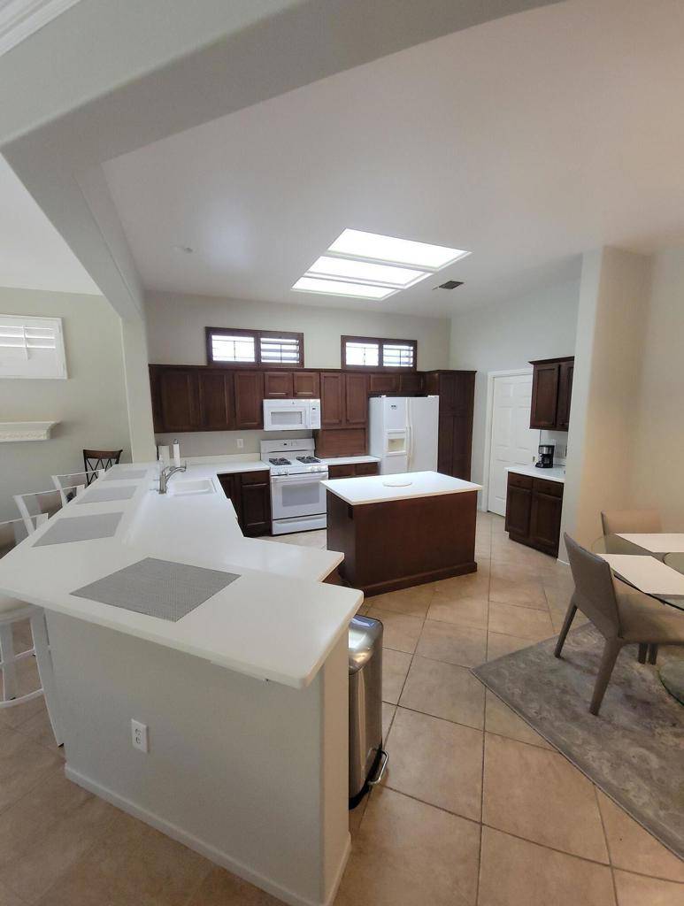 Palm Desert, CA 92211,37391 Skycrest RD