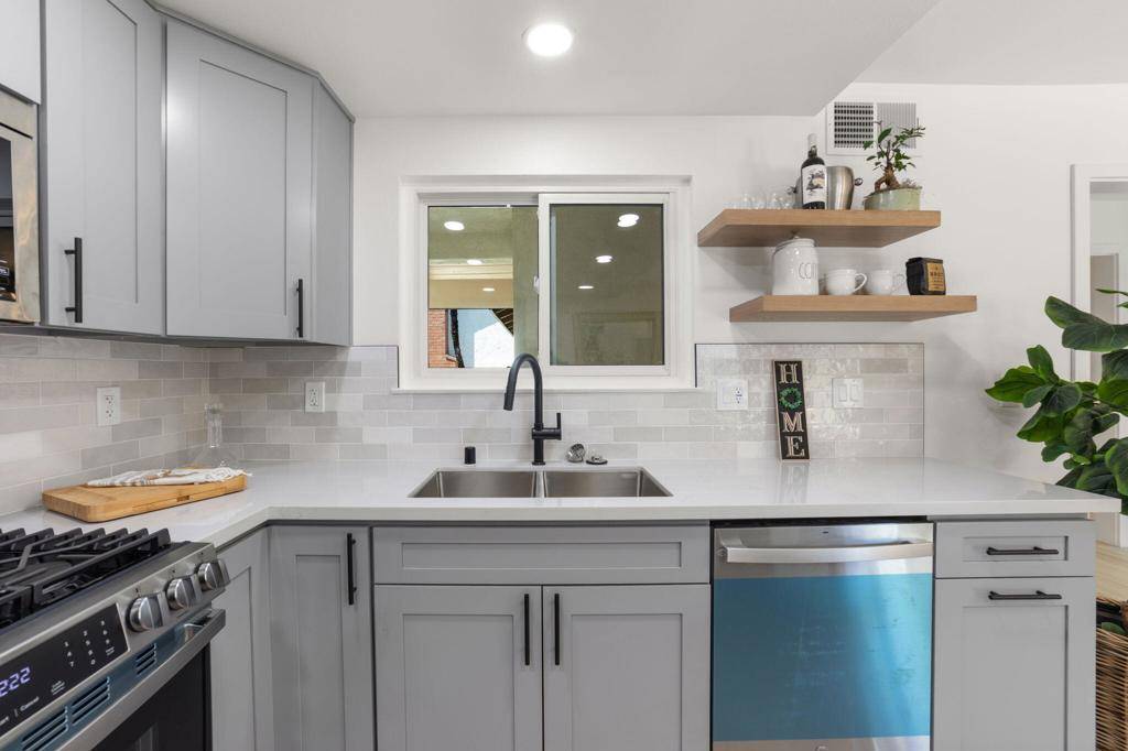 Placentia, CA 92870,1712 Steinbeck ST