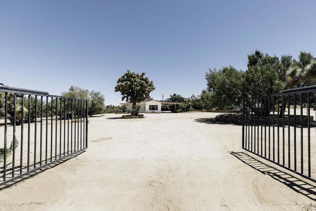 Yucca Valley, CA 92284,8837 Hardesty Drive DR