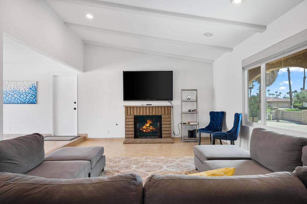 Palm Springs, CA 92262,2450 Tamarisk RD