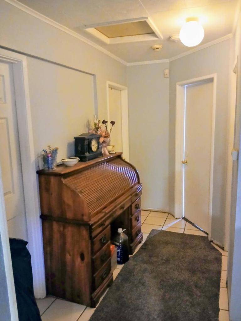 Jurupa Valley, CA 92509,4052 Lindsay ST