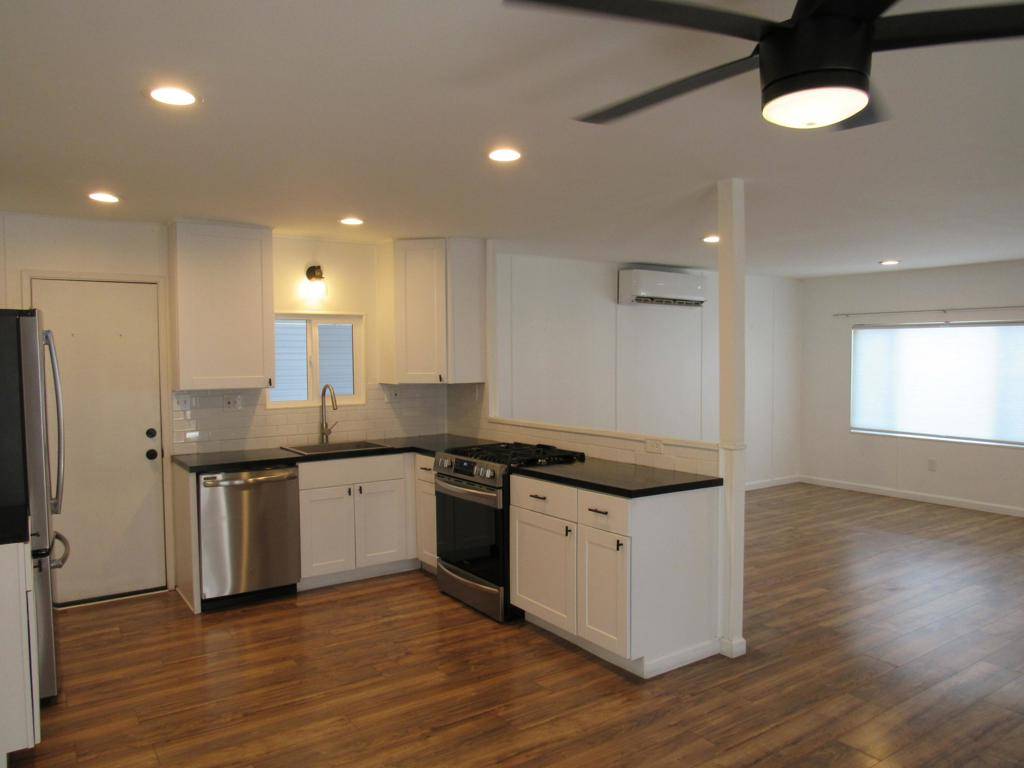 Palm Springs, CA 92264,248 Lei DR